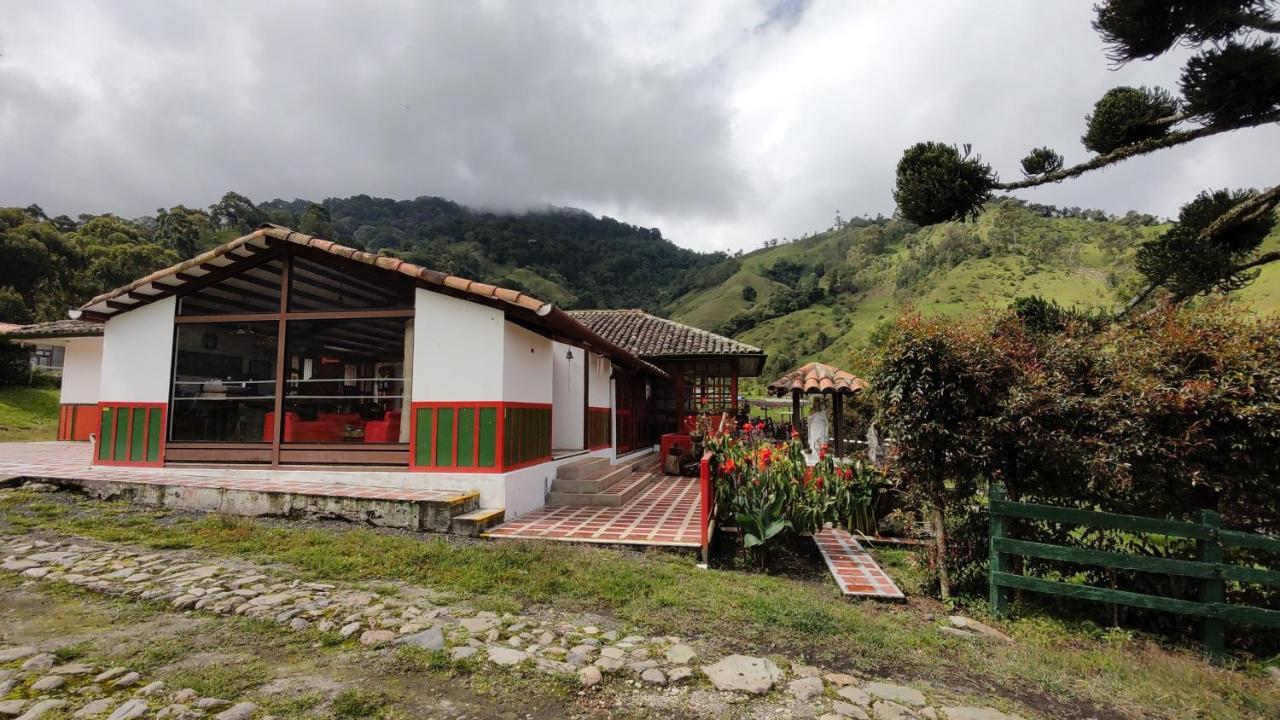 Ecohotel Pinohermoso Reserva Natural Salento Bagian luar foto